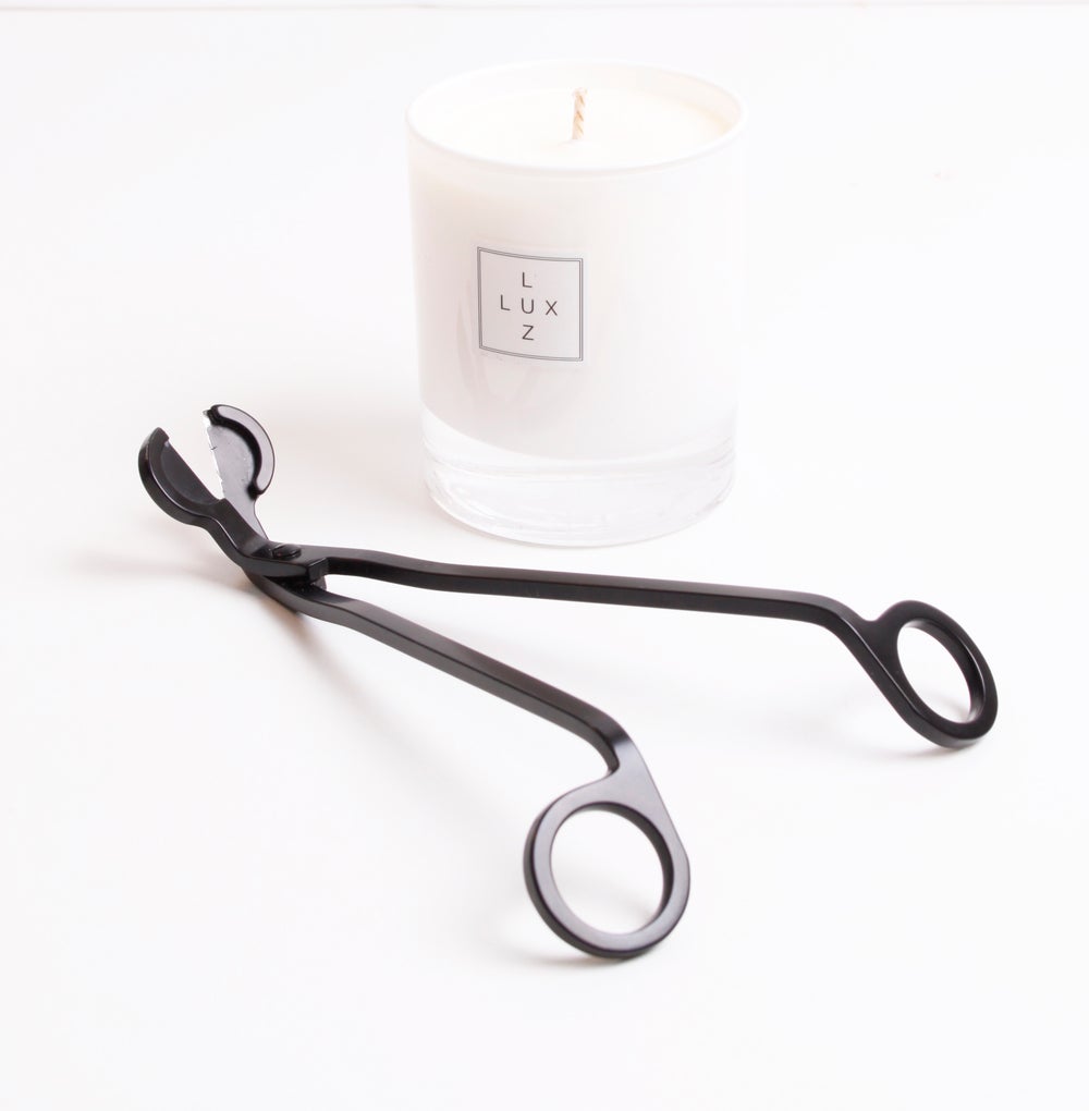 Gift Combo Signature Scented Candle and Wick Trimmer